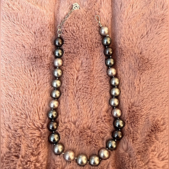 Iridescent Pearl Necklace - Picture 1 of 3